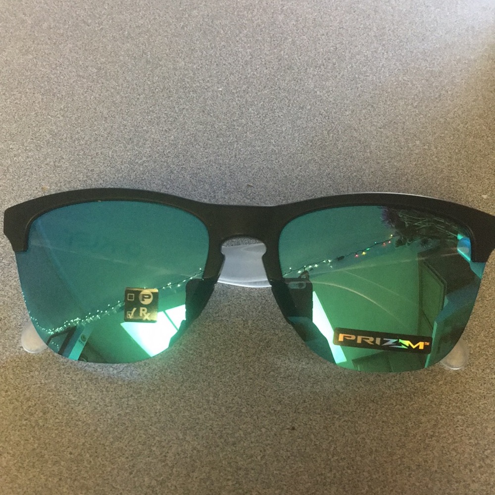 Oakley frogskins lite
